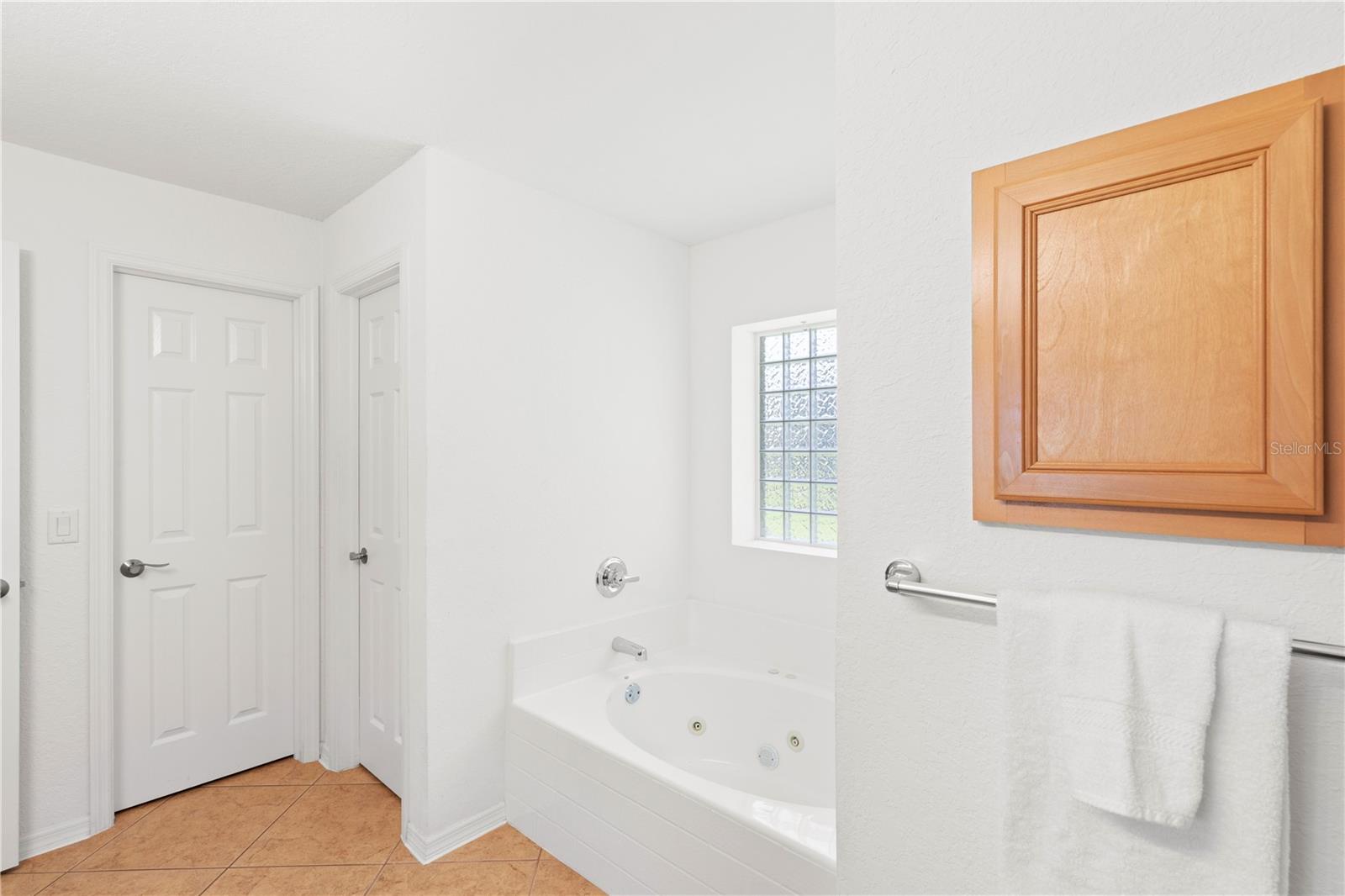 Image 22 of 45 For 26467 Valparaiso Drive