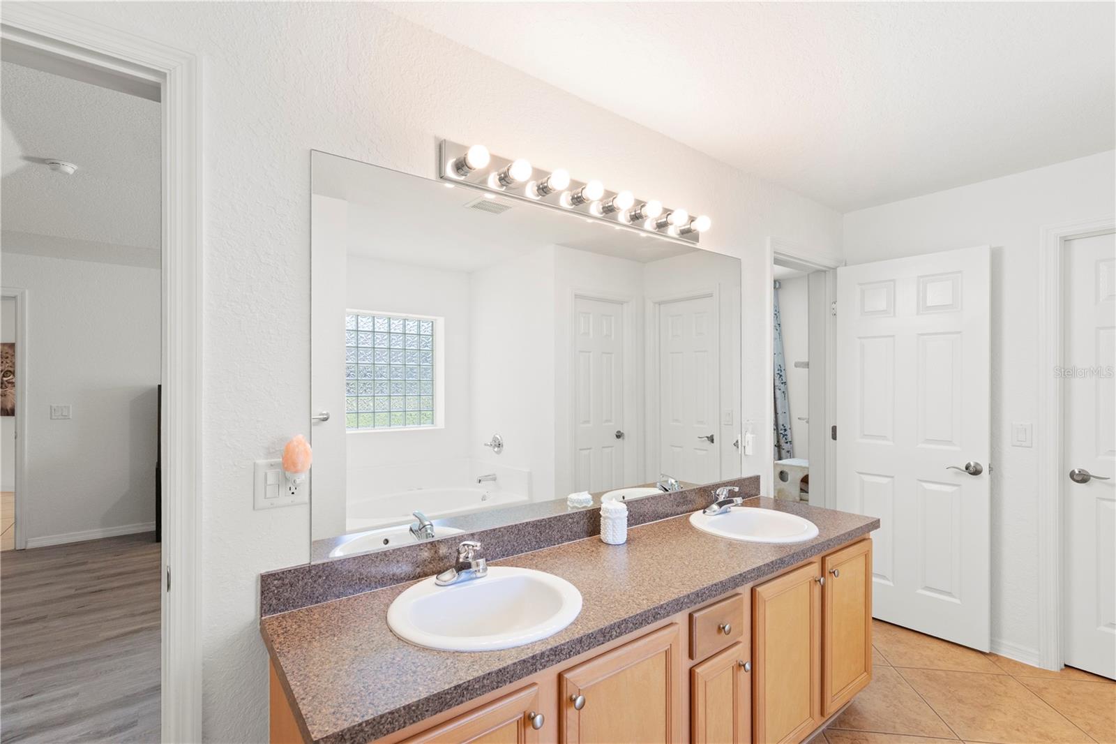 Image 23 of 45 For 26467 Valparaiso Drive