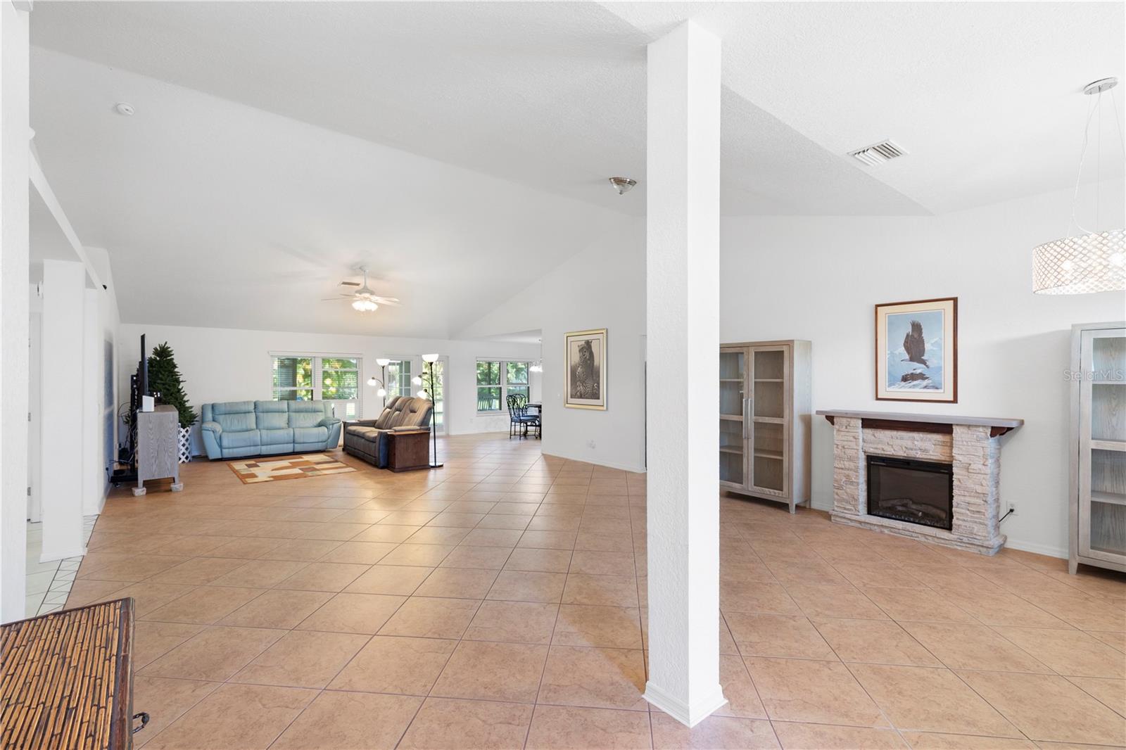 Image 3 of 45 For 26467 Valparaiso Drive