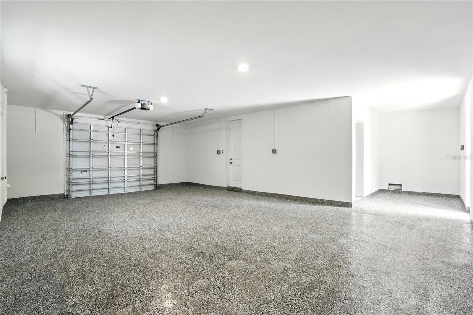 Image 32 of 46 For 930 Olympia Avenue