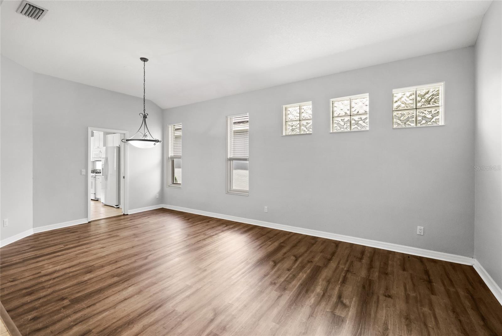 Image 7 of 40 For 2241 Boxwood Street