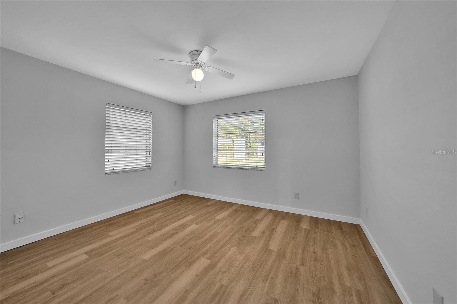 Image 12 of 29 For 460 Palm Creek Drive