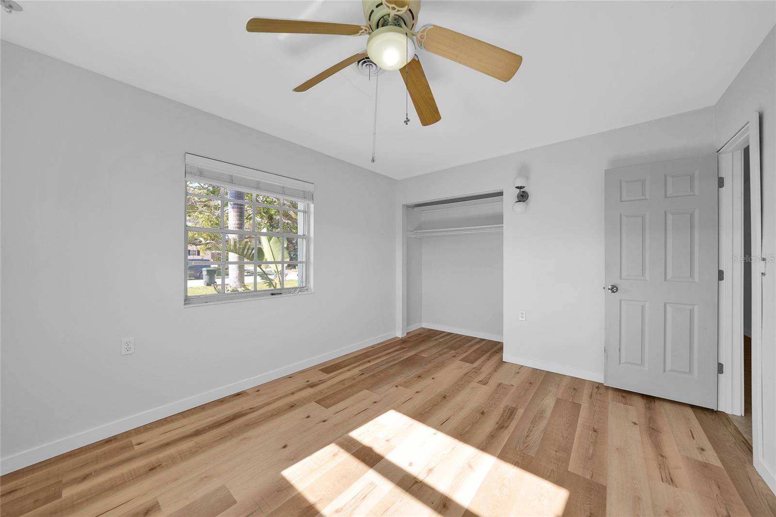 Image 17 of 29 For 460 Palm Creek Drive