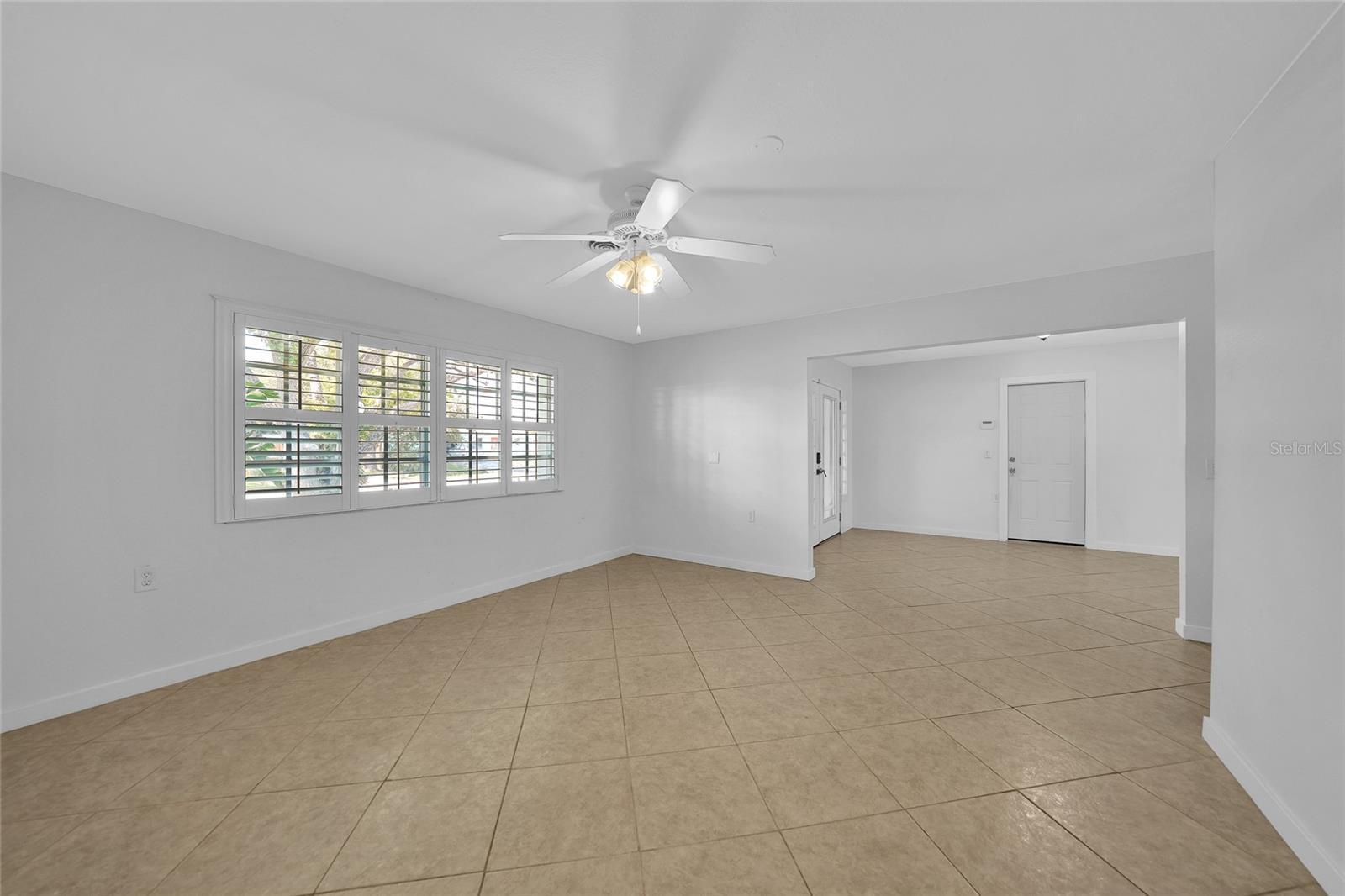 Image 4 of 29 For 460 Palm Creek Drive