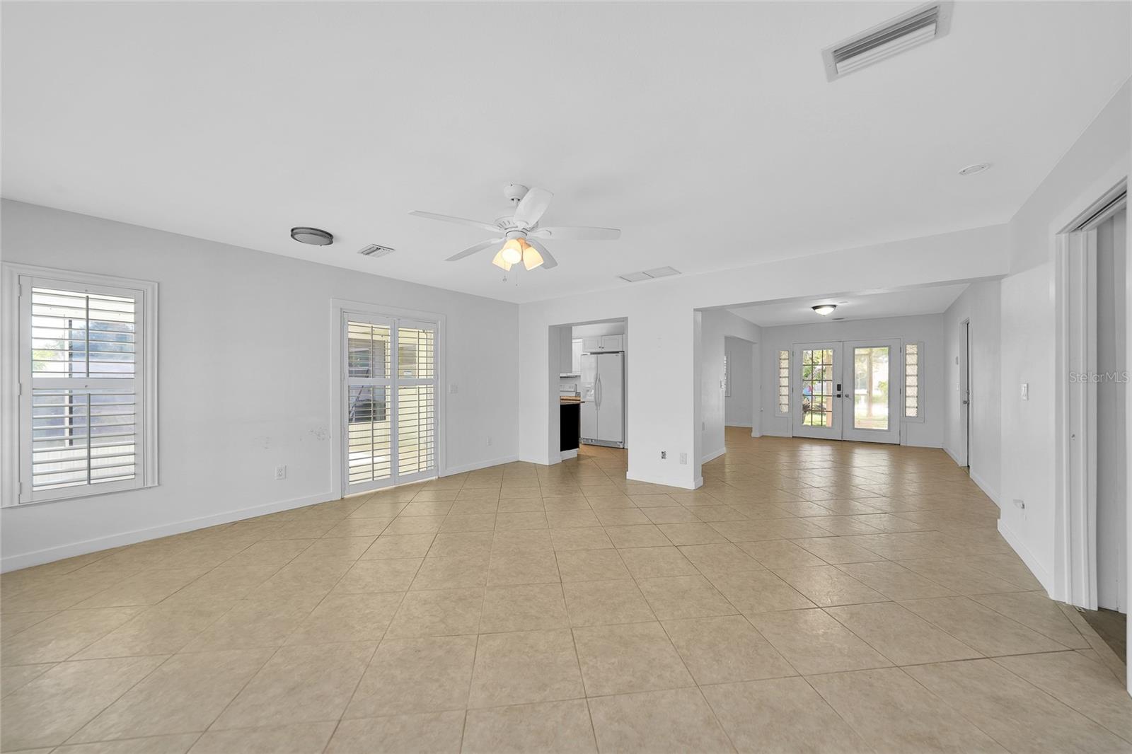 Image 9 of 29 For 460 Palm Creek Drive
