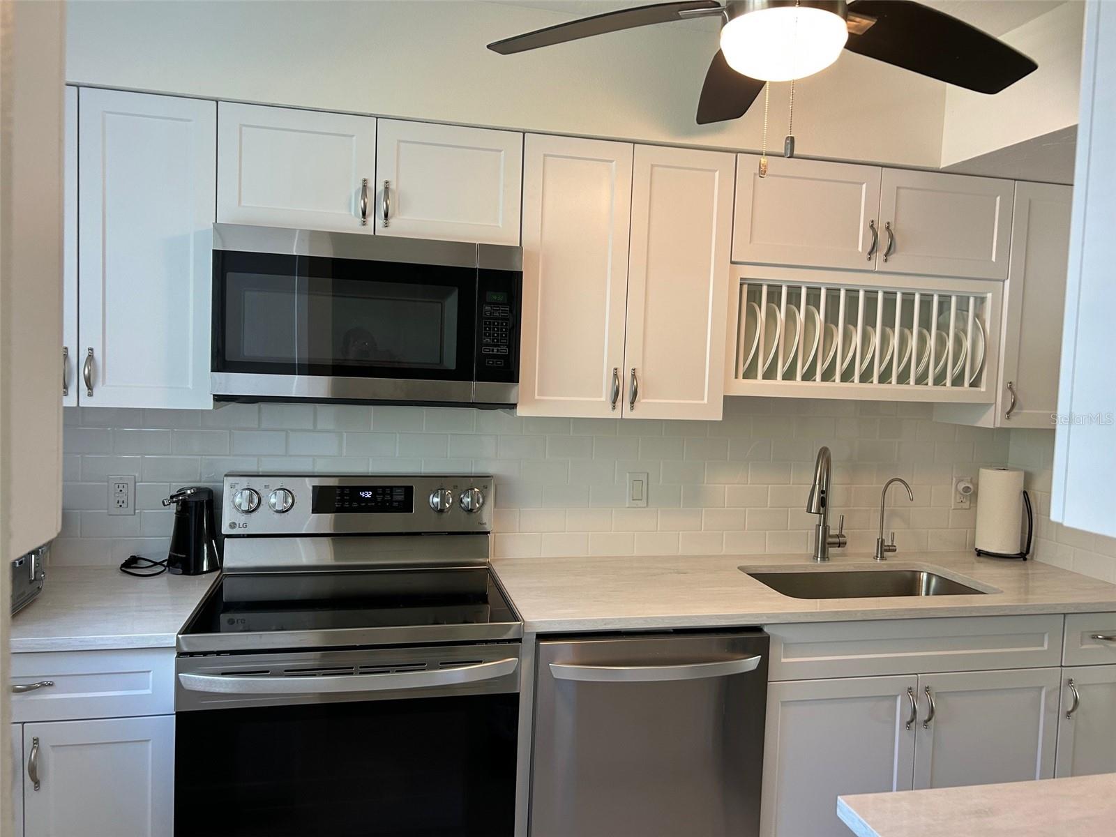 Image 13 of 62 For 1020 Marion Avenue 42