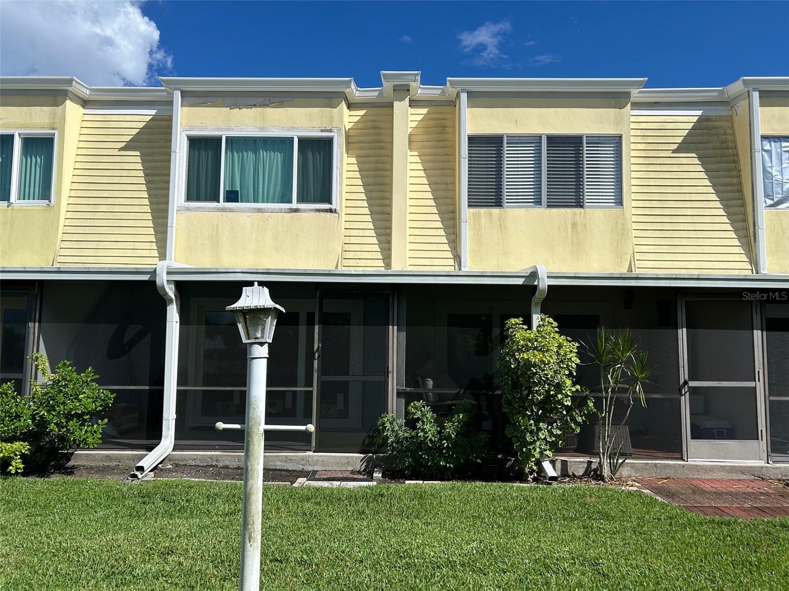Image 4 of 62 For 1020 Marion Avenue 42