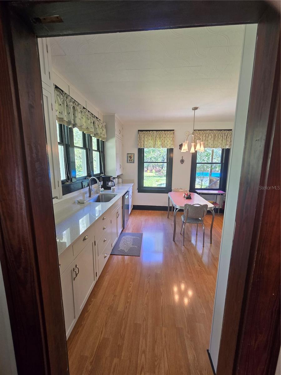 Image 16 of 40 For 1633 Pioneer Drive