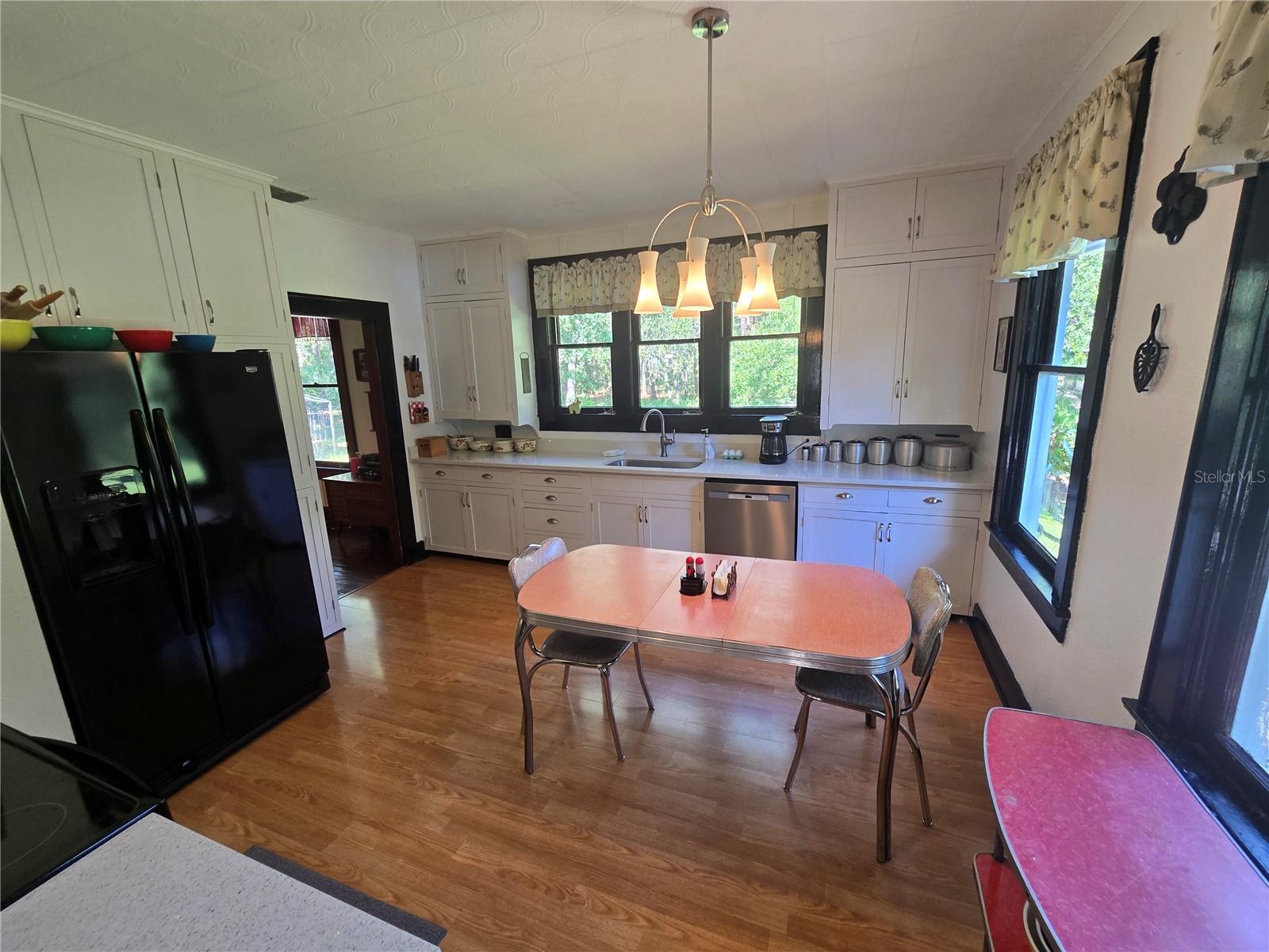 Image 18 of 40 For 1633 Pioneer Drive