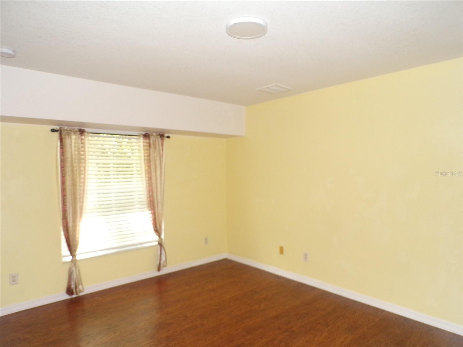Image 15 of 44 For 2827 Beckett Court