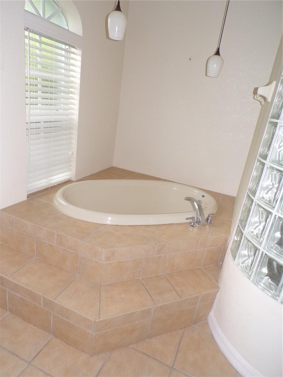 Image 21 of 44 For 2827 Beckett Court