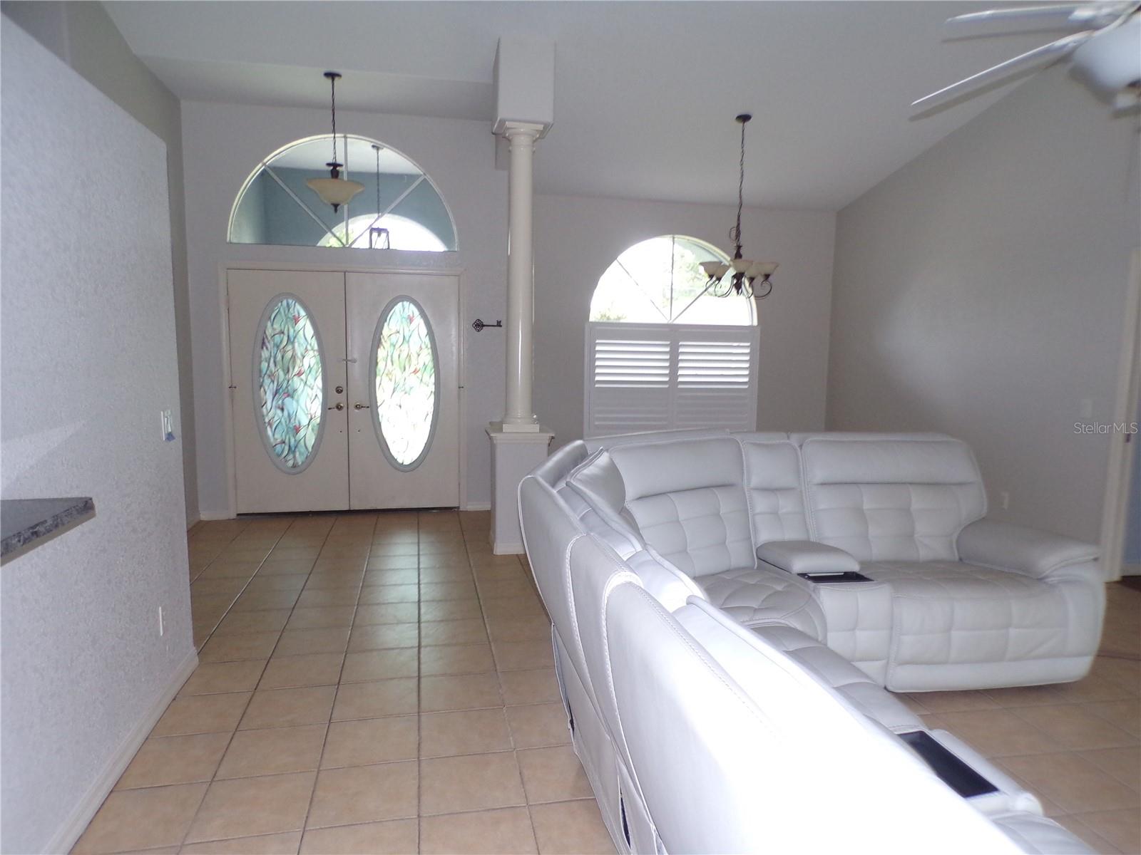 Image 3 of 44 For 2827 Beckett Court