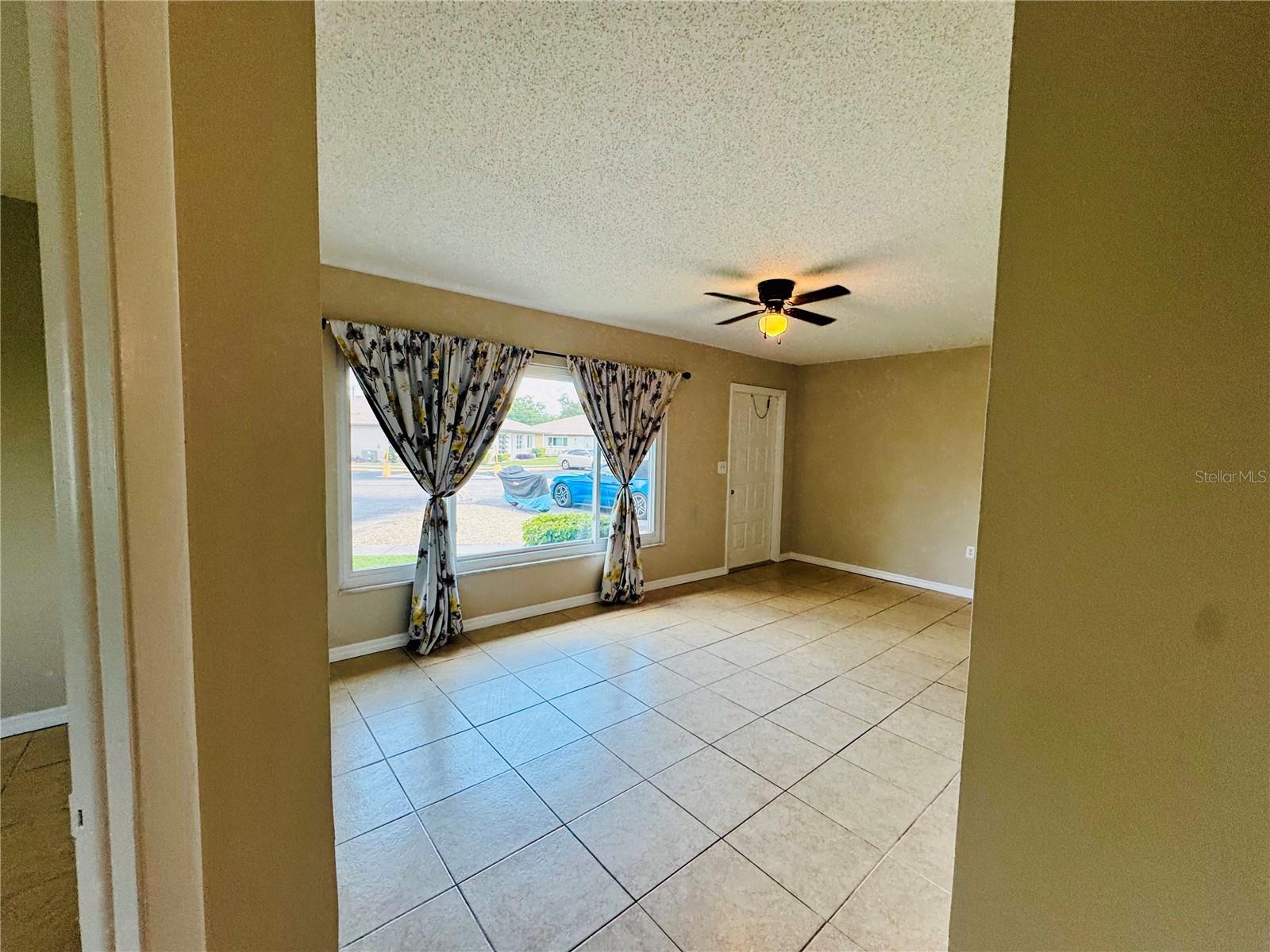 Image 13 of 25 For 21150 Gertrude Avenue 4