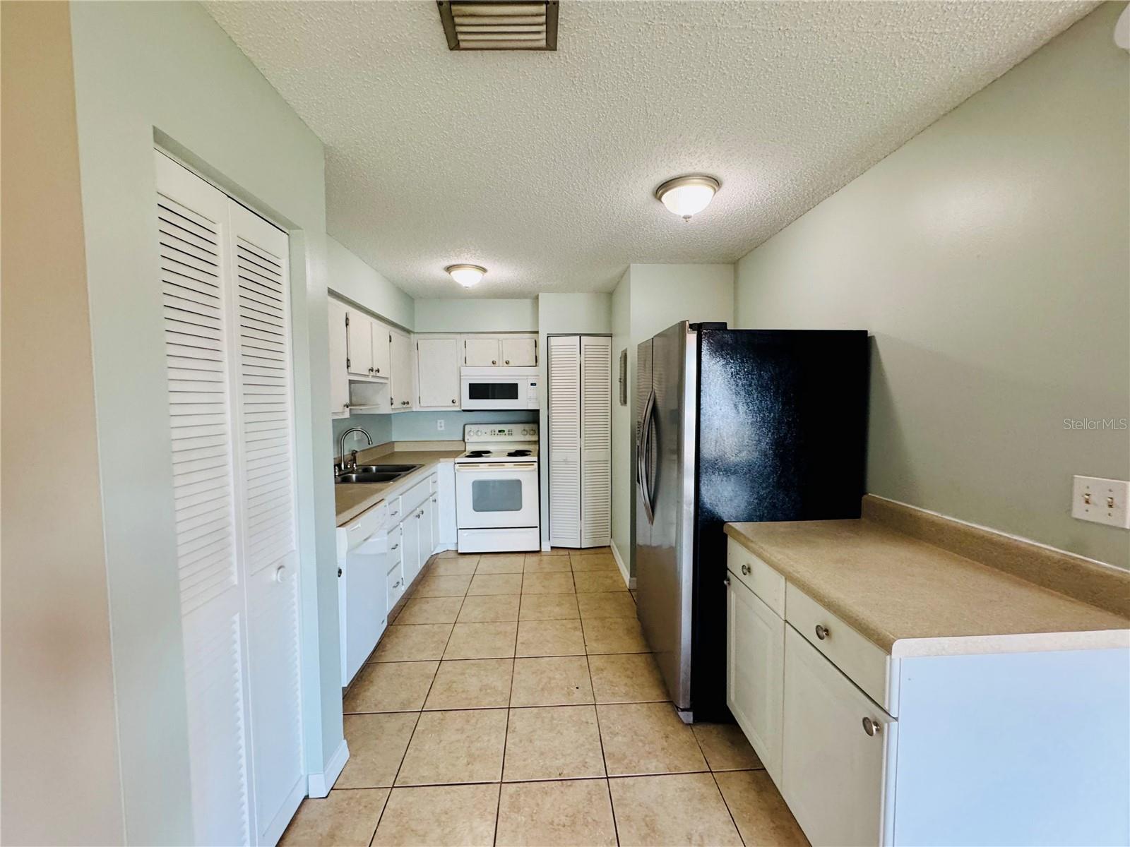Image 7 of 25 For 21150 Gertrude Avenue 4