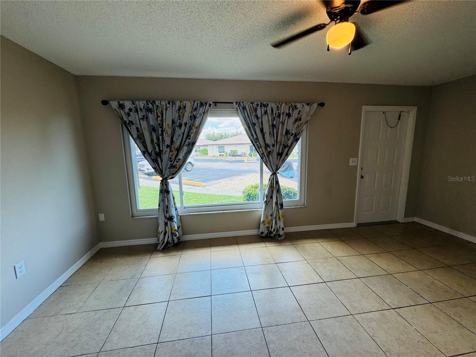 Image 8 of 25 For 21150 Gertrude Avenue 4