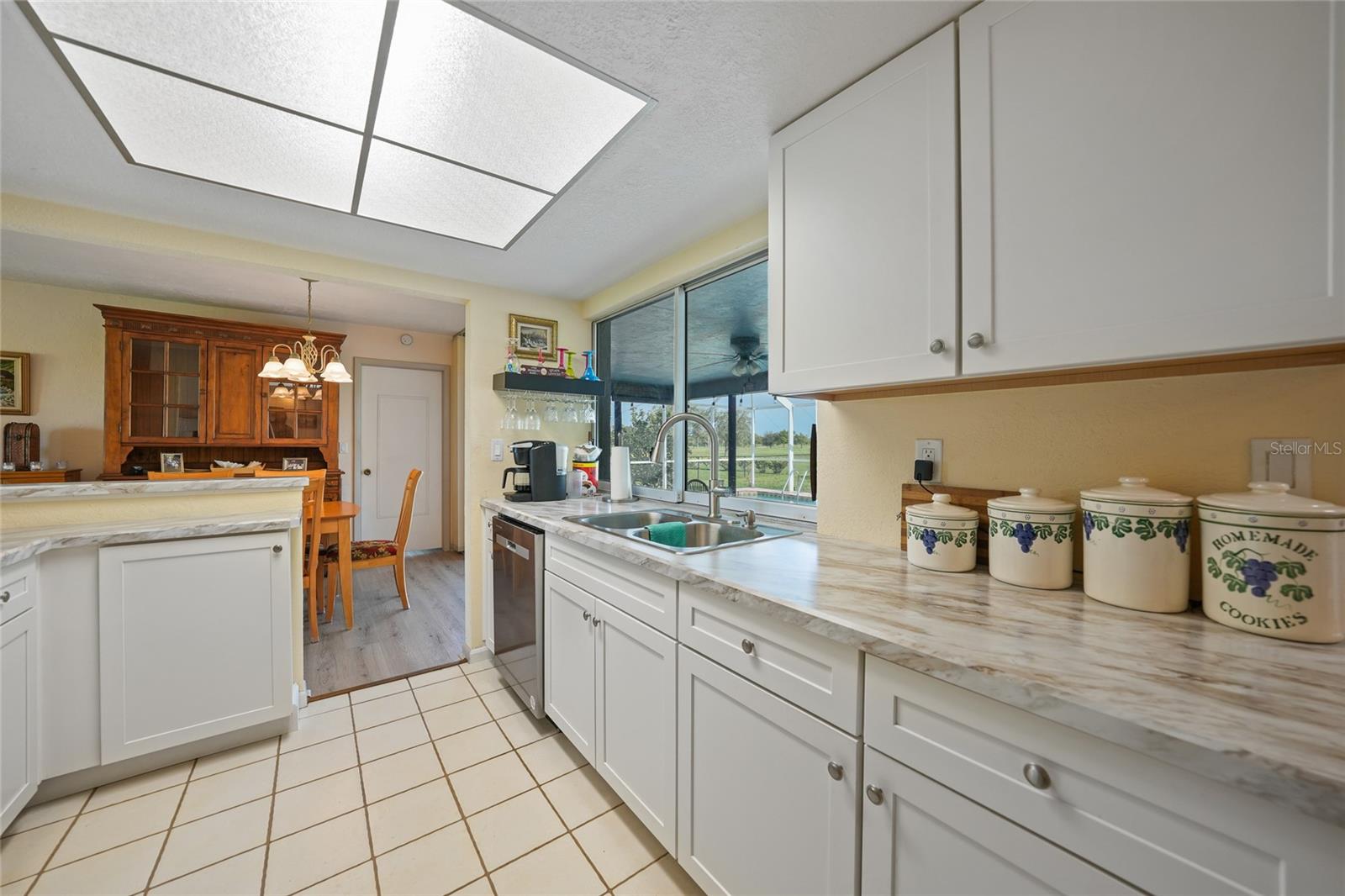 Image 11 of 39 For 8200 Sunnybreeze Road