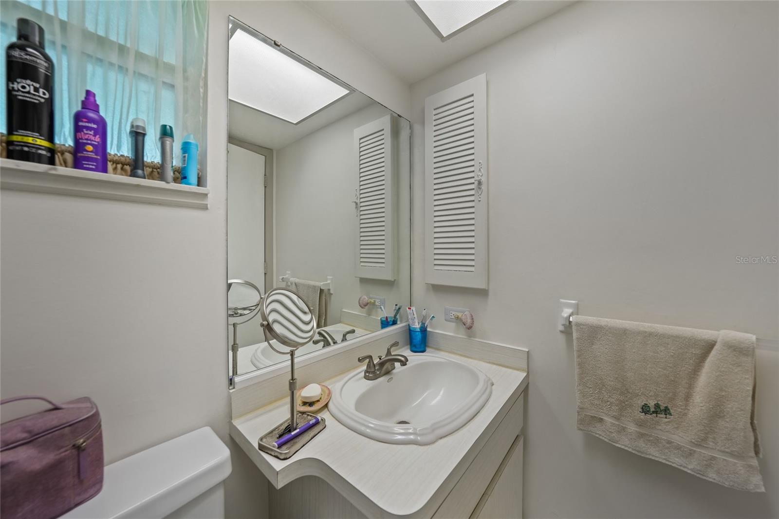 Image 17 of 39 For 8200 Sunnybreeze Road