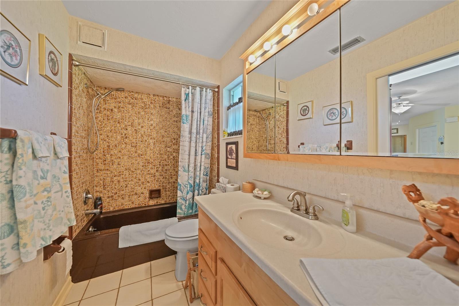 Image 21 of 39 For 8200 Sunnybreeze Road