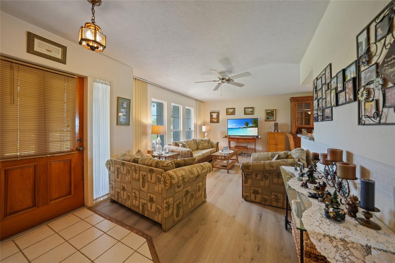 Image 4 of 39 For 8200 Sunnybreeze Road