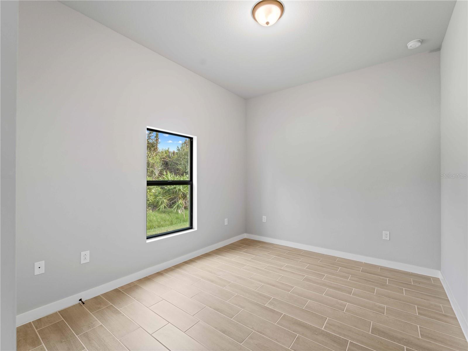 Image 15 of 28 For 1493 Narramore Street