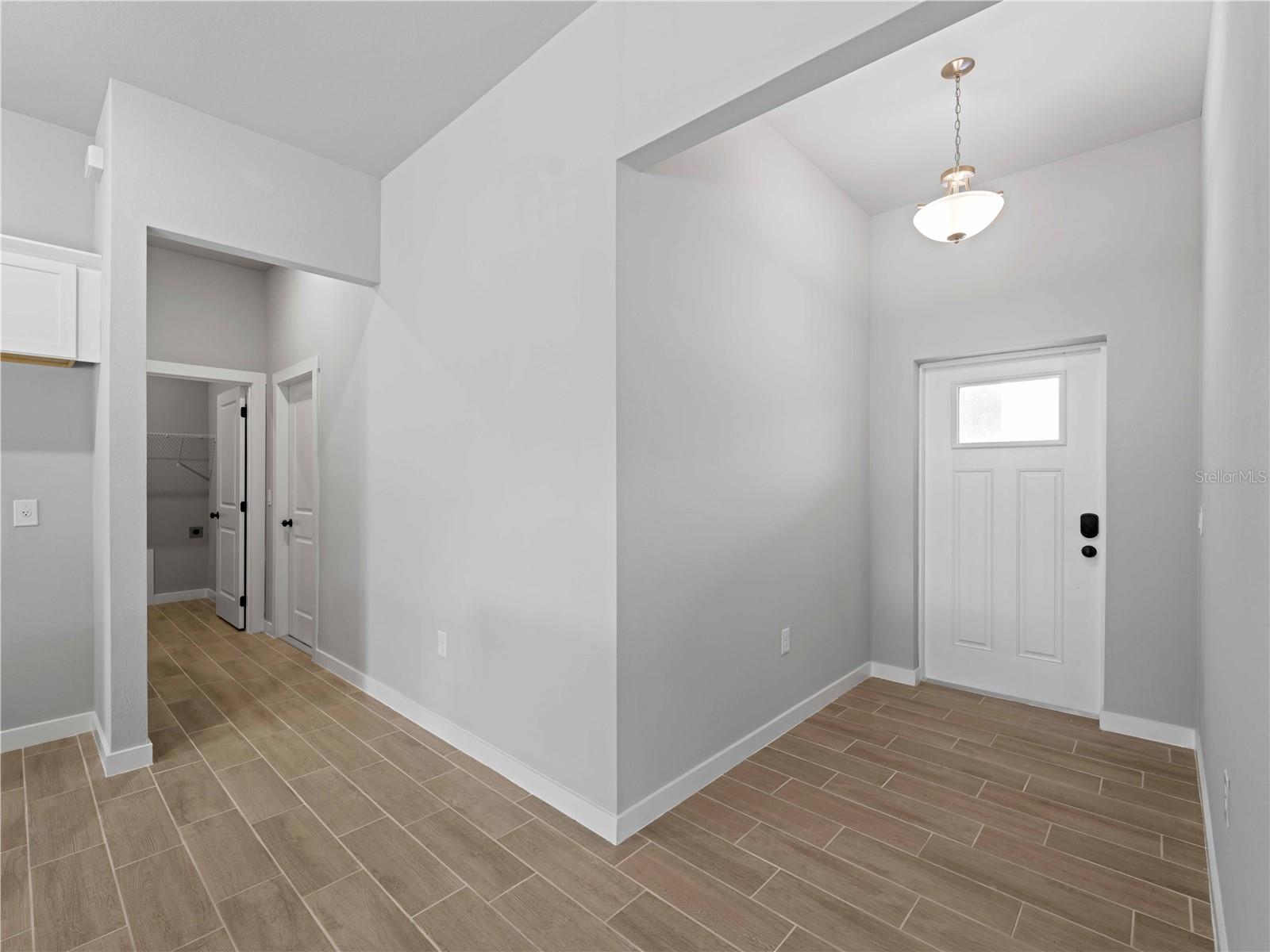Image 21 of 28 For 1493 Narramore Street