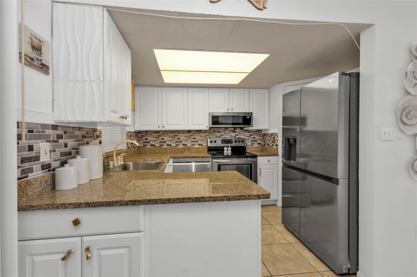 Image 12 of 35 For 4158 Tamiami Trail E5