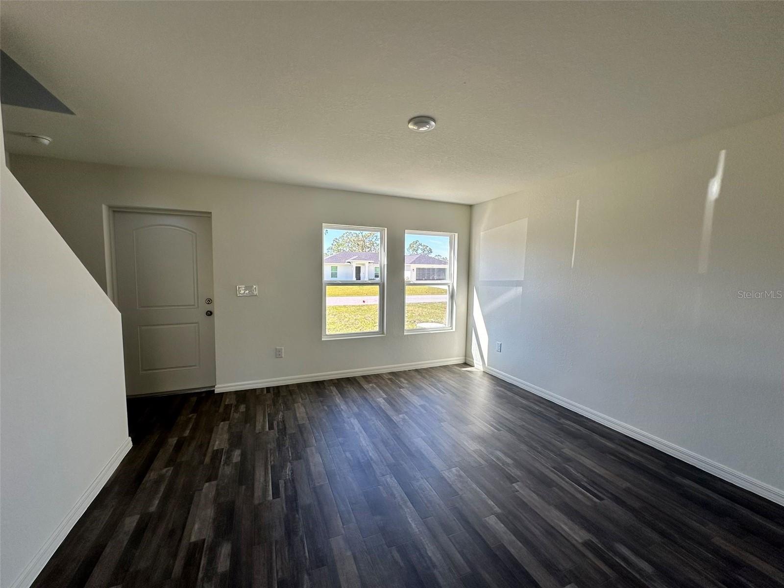 Image 3 of 18 For 1242 Autumn Street