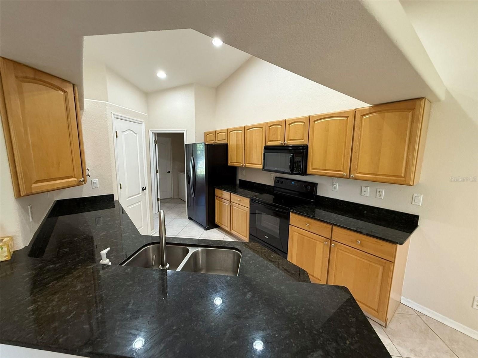 Image 4 of 16 For 14399 Morristown Ave