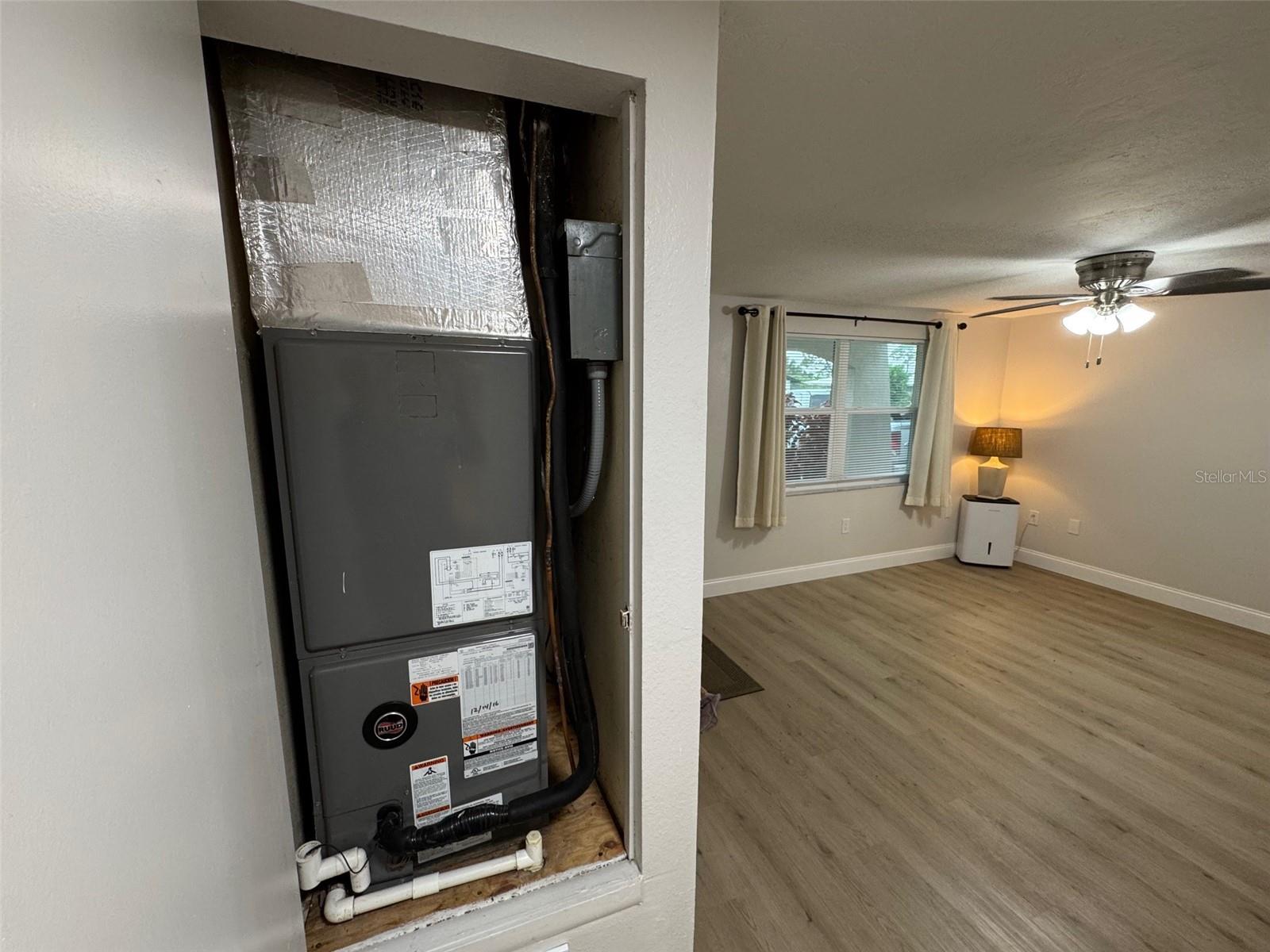 Image 16 of 44 For 972 Ponderosa Road