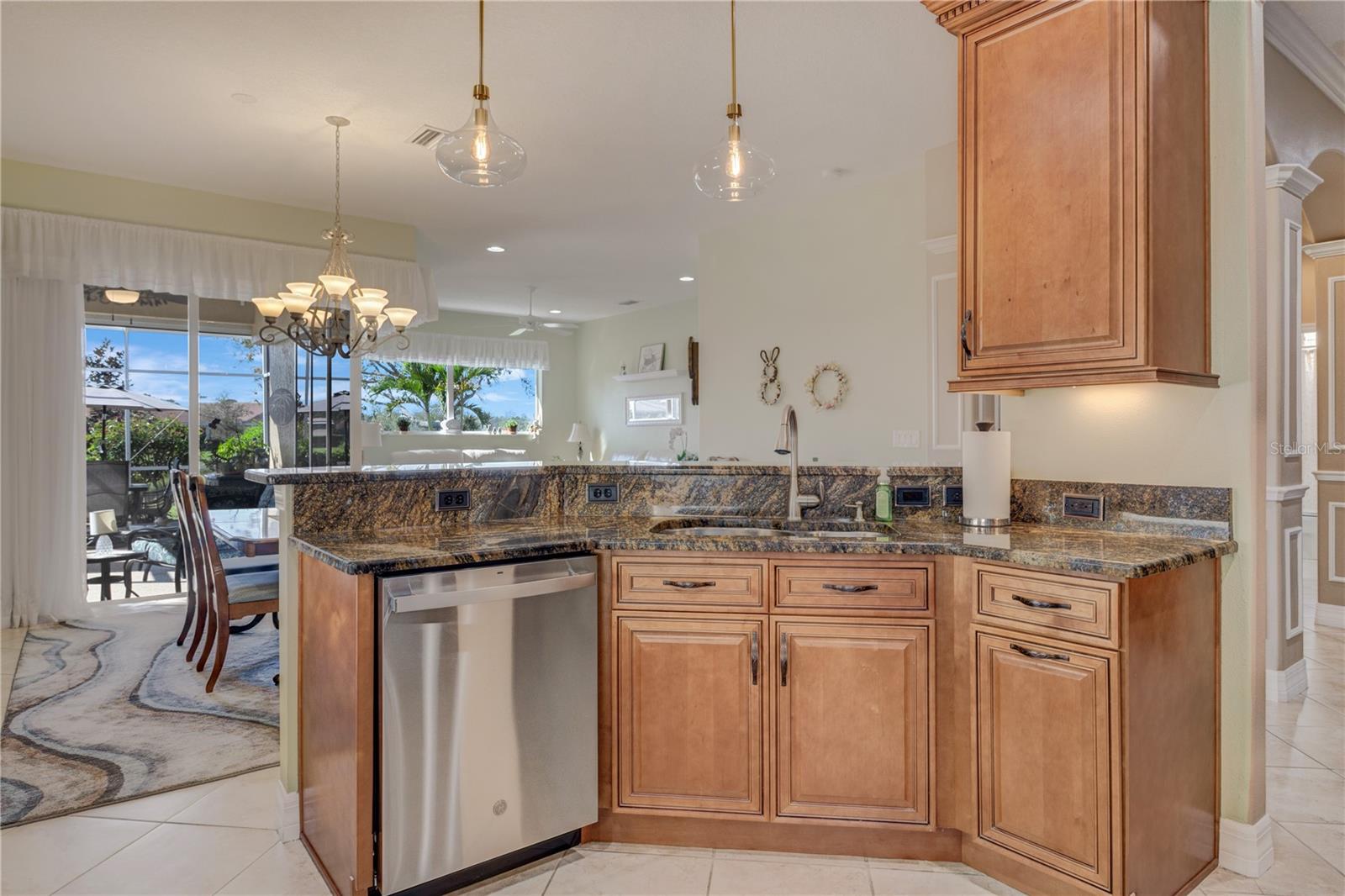 Image 15 of 48 For 8899 Eagle Bay Court