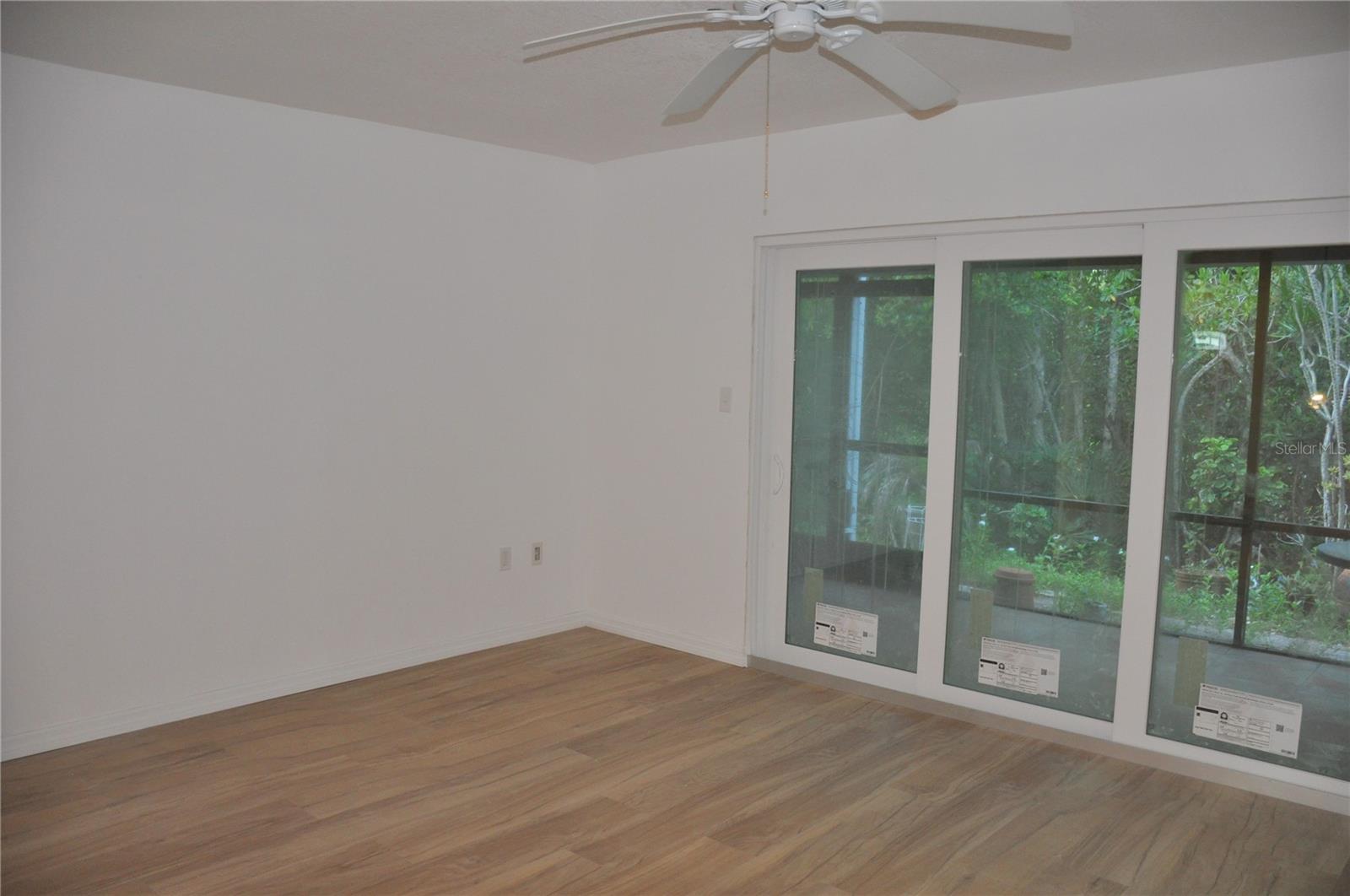 Image 11 of 28 For 1020 Marion Avenue 50