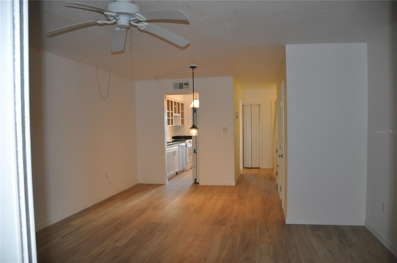 Image 13 of 28 For 1020 Marion Avenue 50