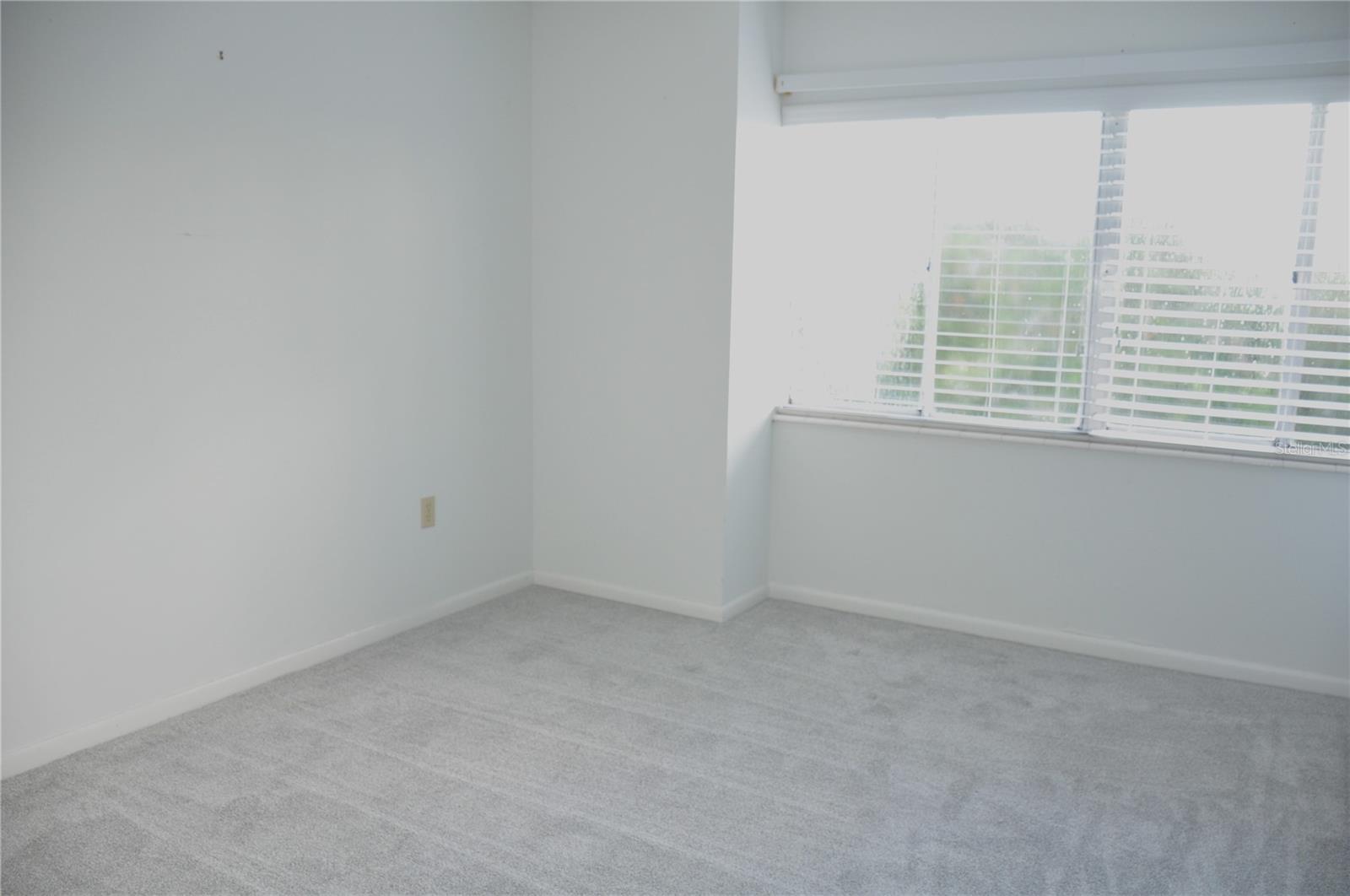 Image 21 of 28 For 1020 Marion Avenue 50