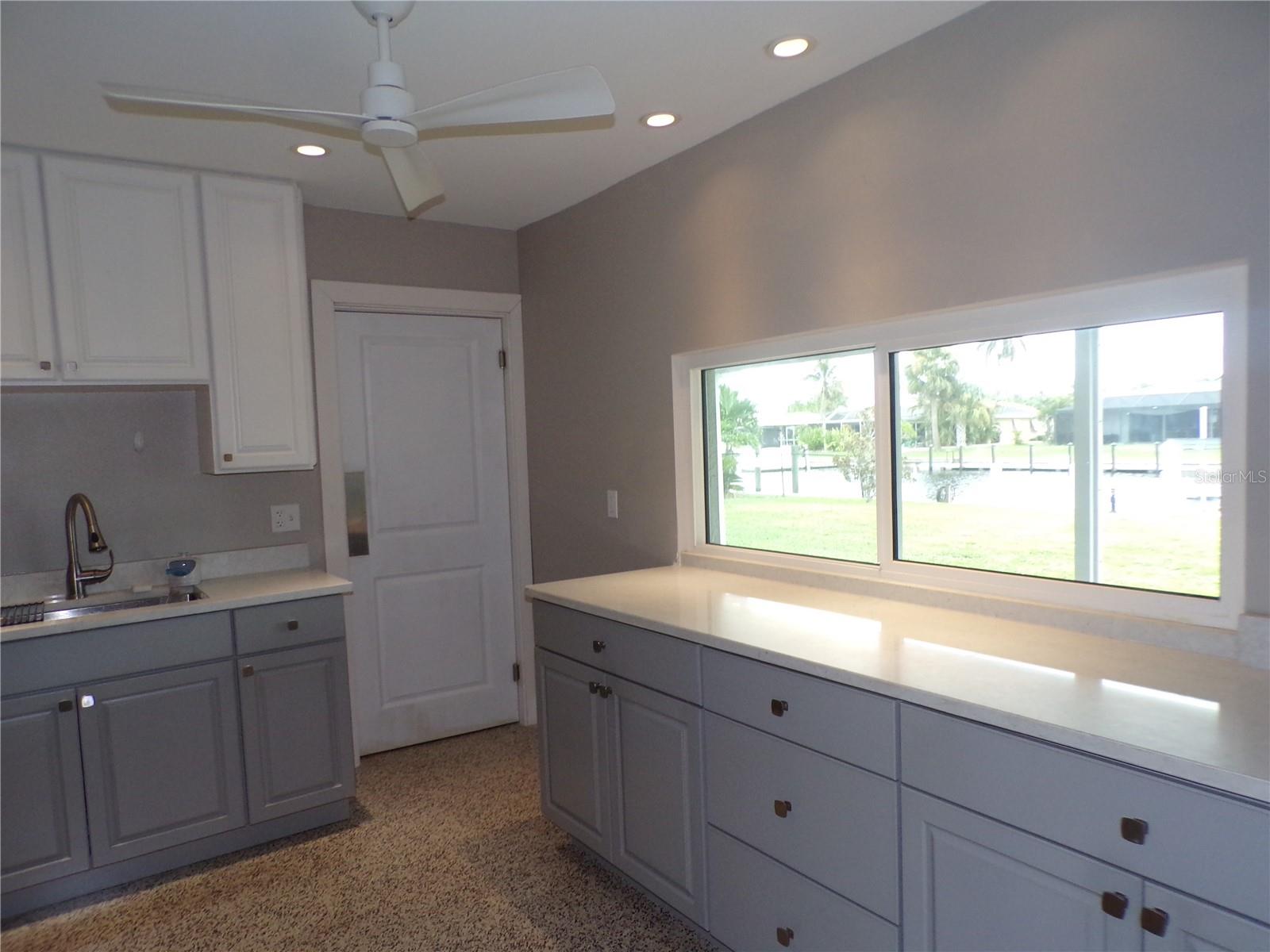 Image 15 of 44 For 2195 Gulfview Road