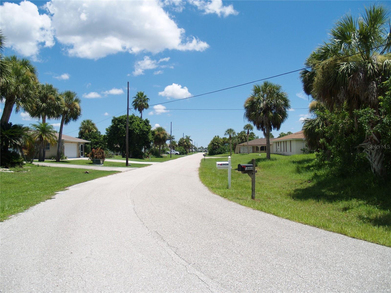 Image 14 of 18 For 18443 Briggs Circle