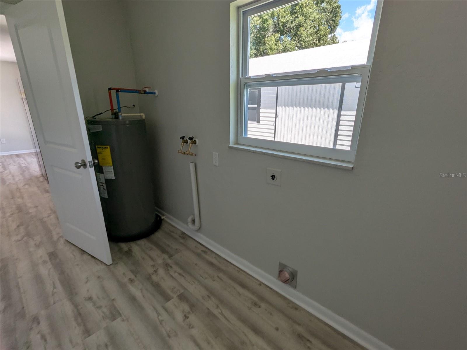 Image 39 of 53 For 1524 Maple Drive