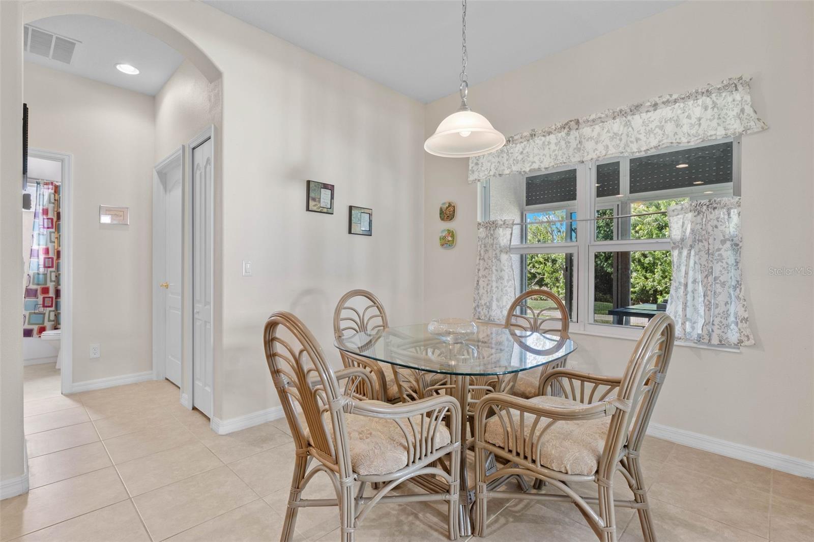 Image 11 of 51 For 24449 Manchester Trail