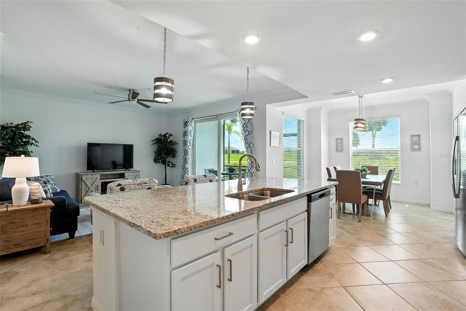 Image 10 of 62 For 14070 Heritage Landing Boulevard 413