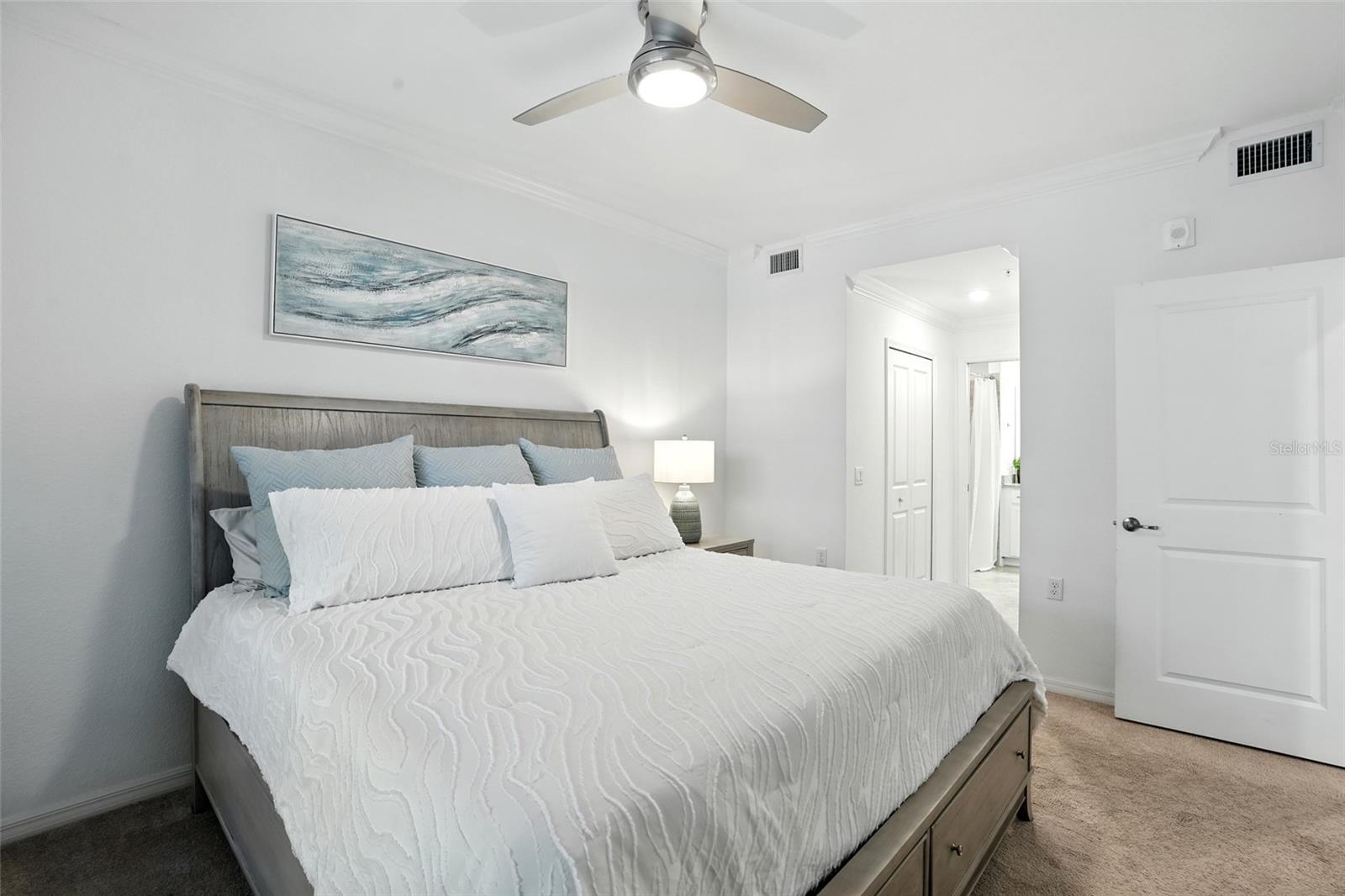 Image 19 of 62 For 14070 Heritage Landing Boulevard 413