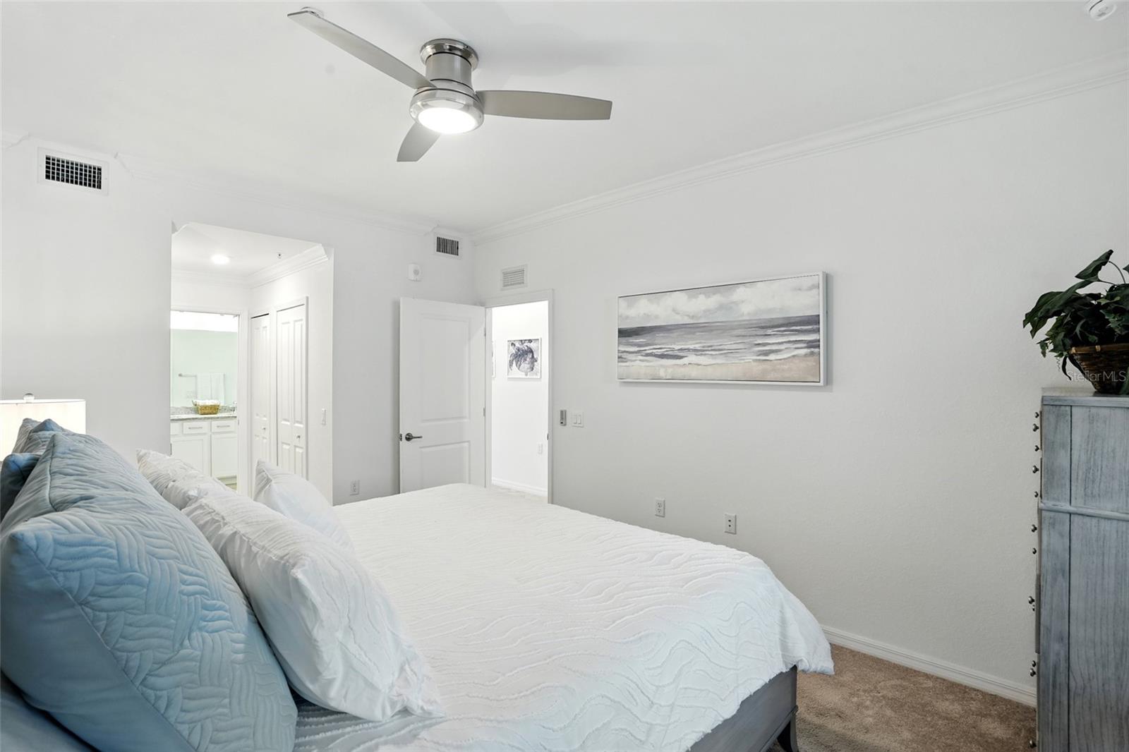 Image 21 of 62 For 14070 Heritage Landing Boulevard 413