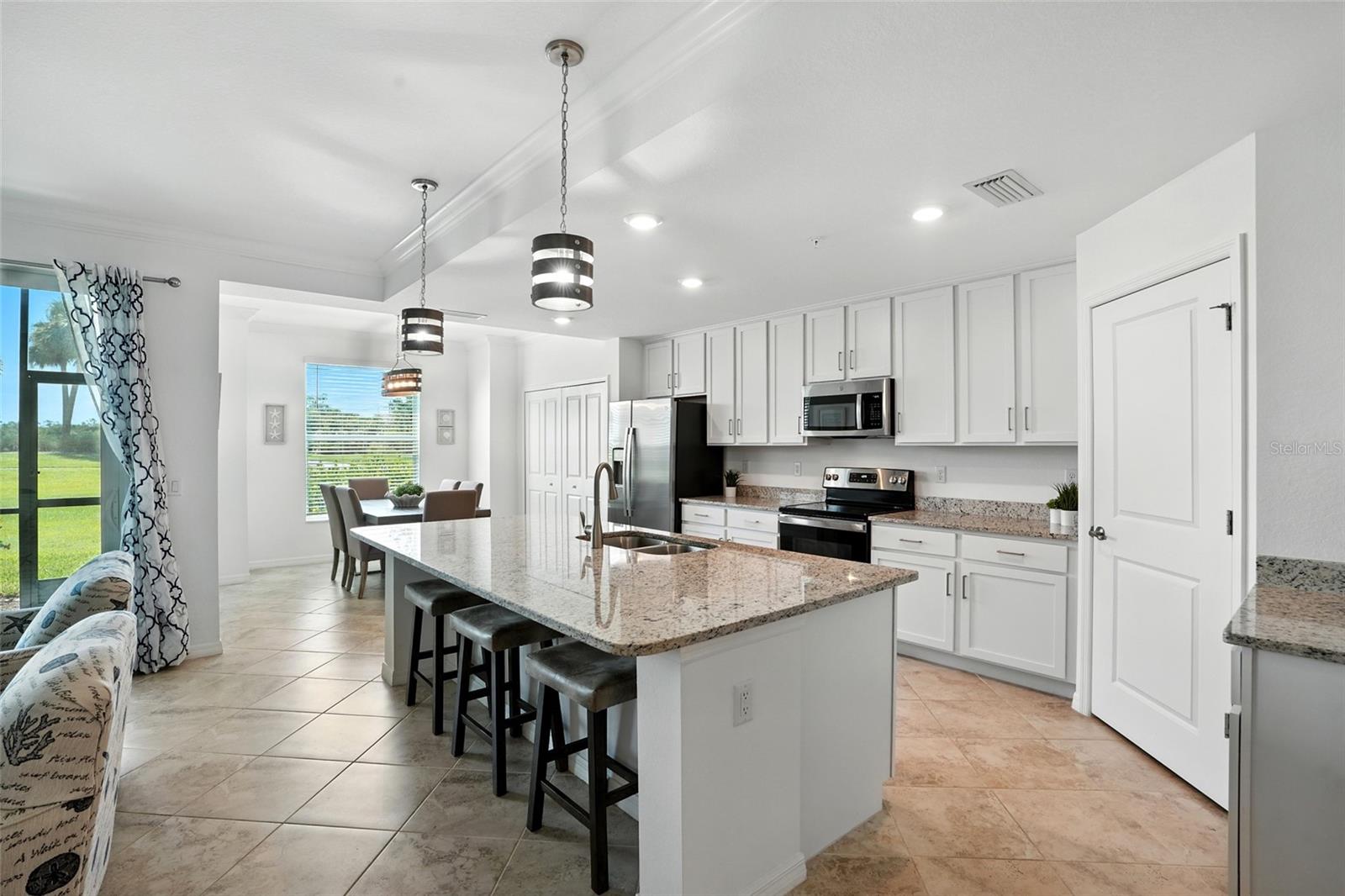 Image 7 of 62 For 14070 Heritage Landing Boulevard 413