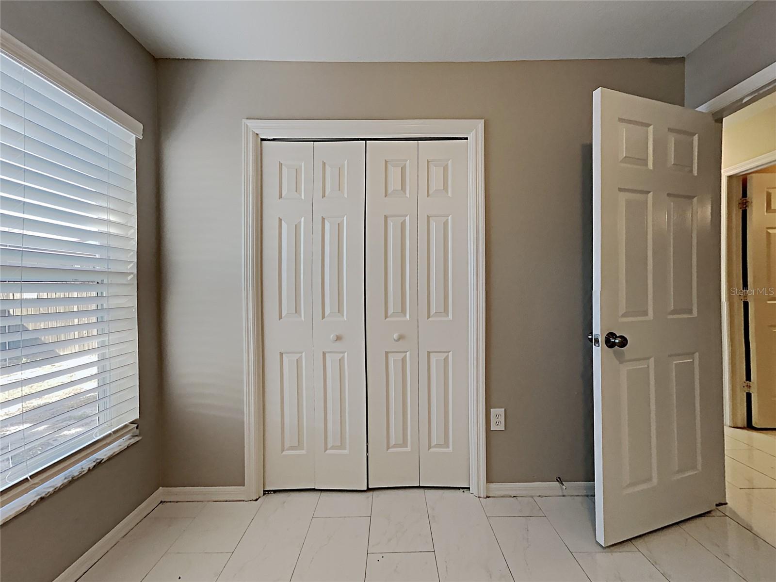 Listing photo id 13 for 10533 Juliano Drive