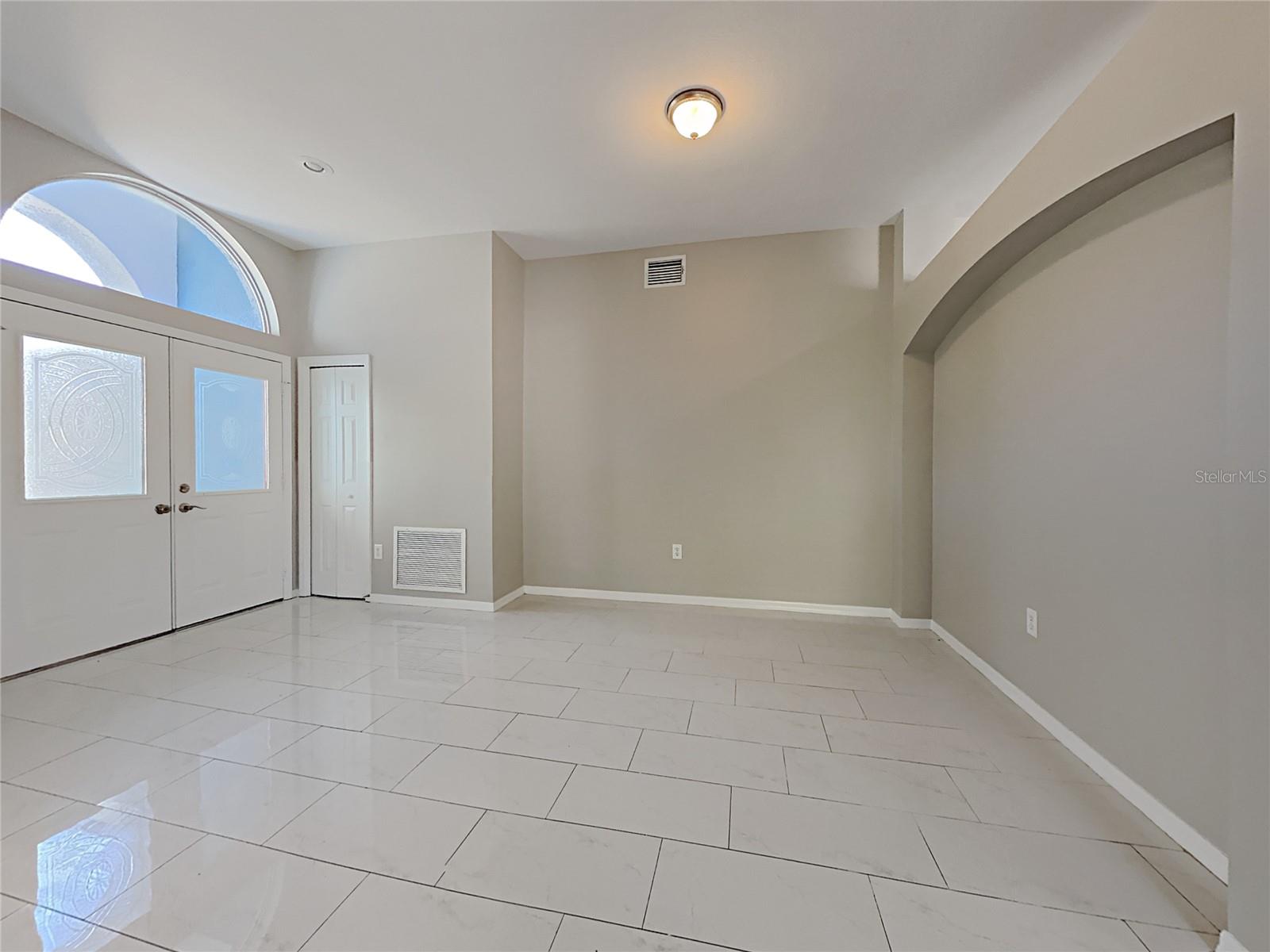 Listing photo id 0 for 10533 Juliano Drive