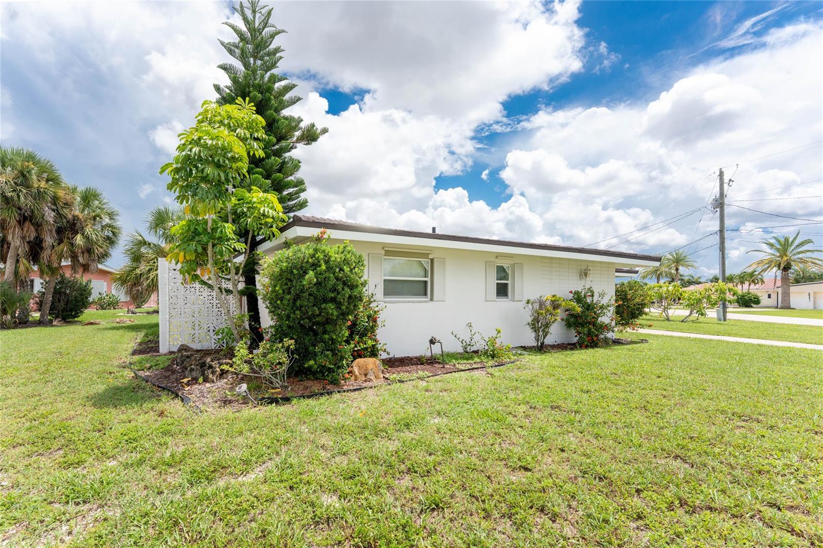 Image 21 of 29 For 210 Delido Court