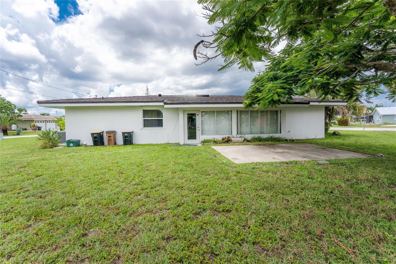 Image 23 of 29 For 210 Delido Court