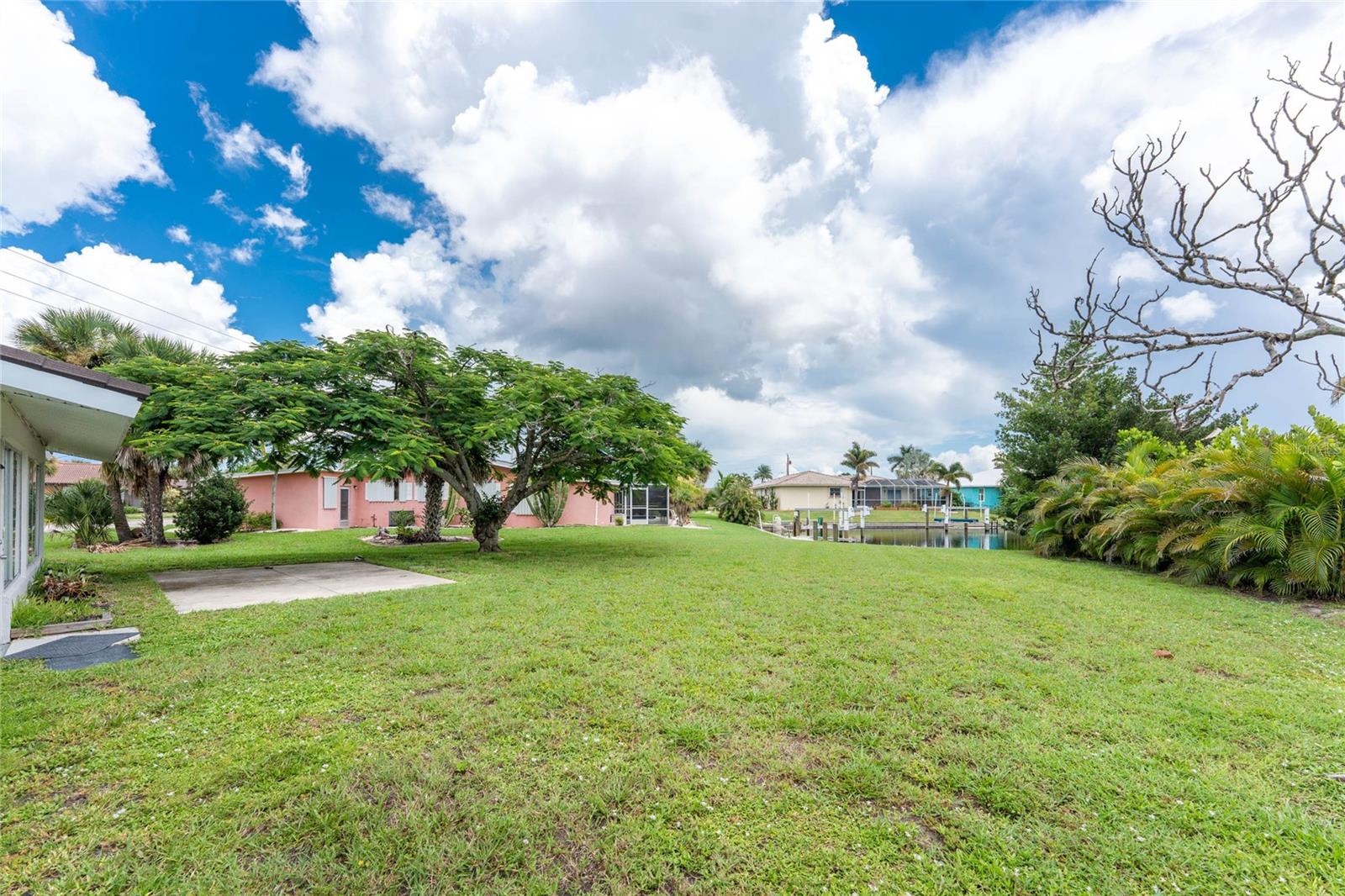 Image 24 of 29 For 210 Delido Court