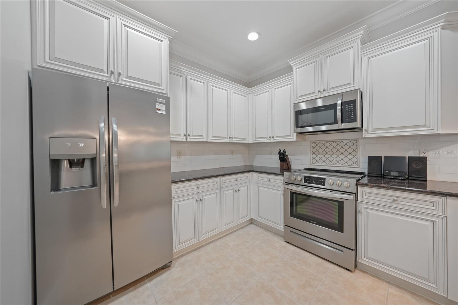 Image 10 of 33 For 17258 Acapulco Road 122