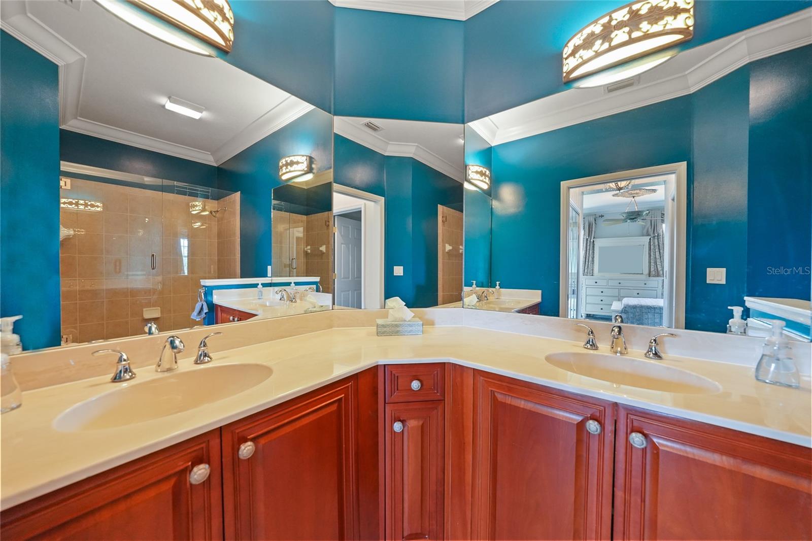 Image 21 of 33 For 17258 Acapulco Road 122