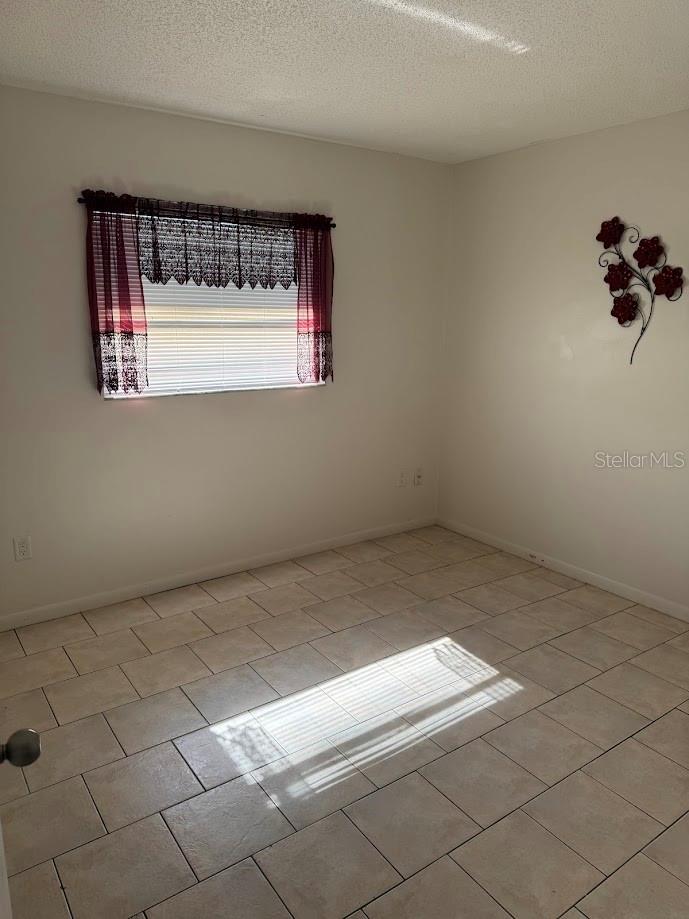 Image 14 of 16 For 11351 Poplin Avenue B