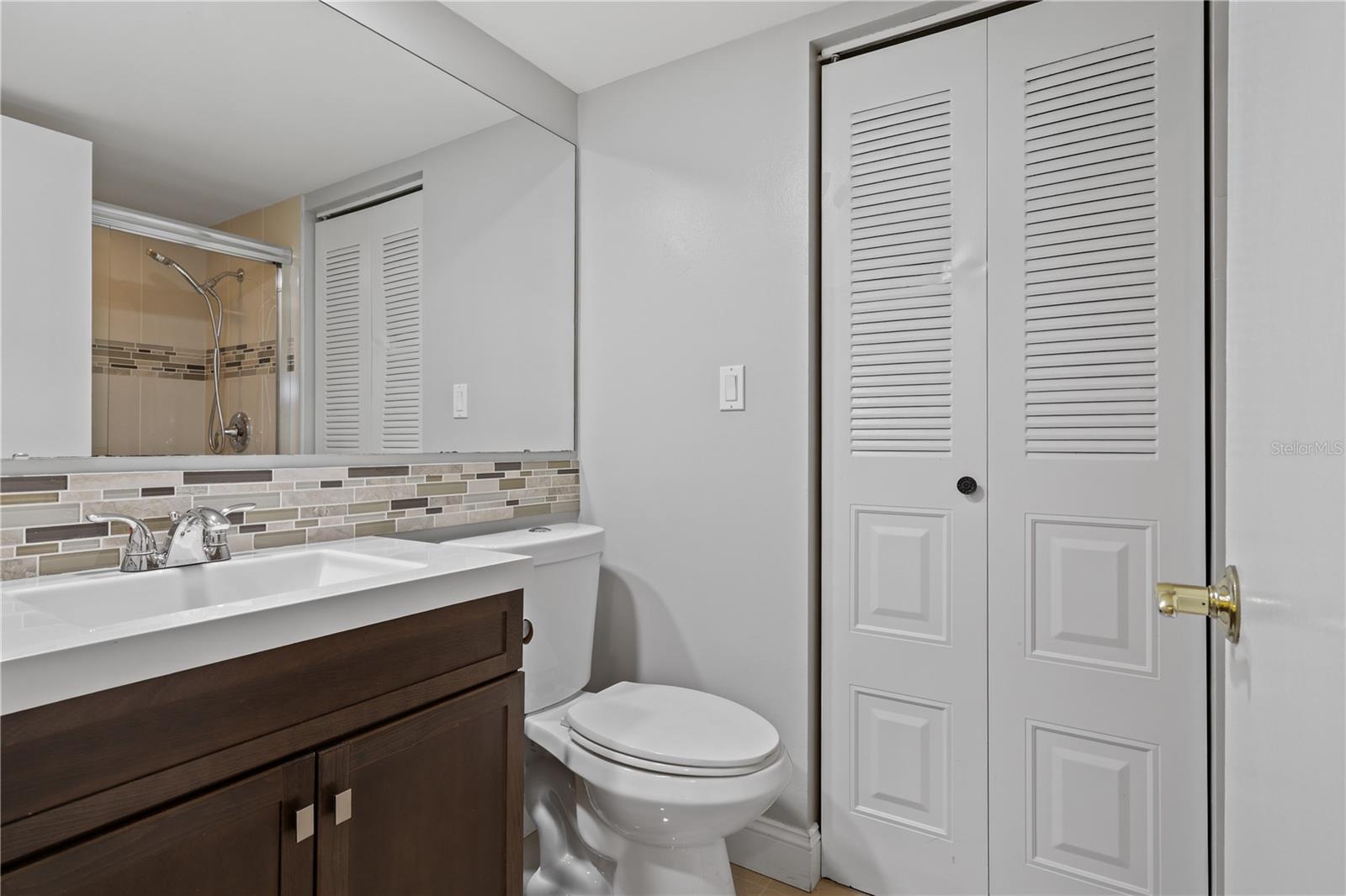 Image 11 of 44 For 5224 Cedarbend Drive 4